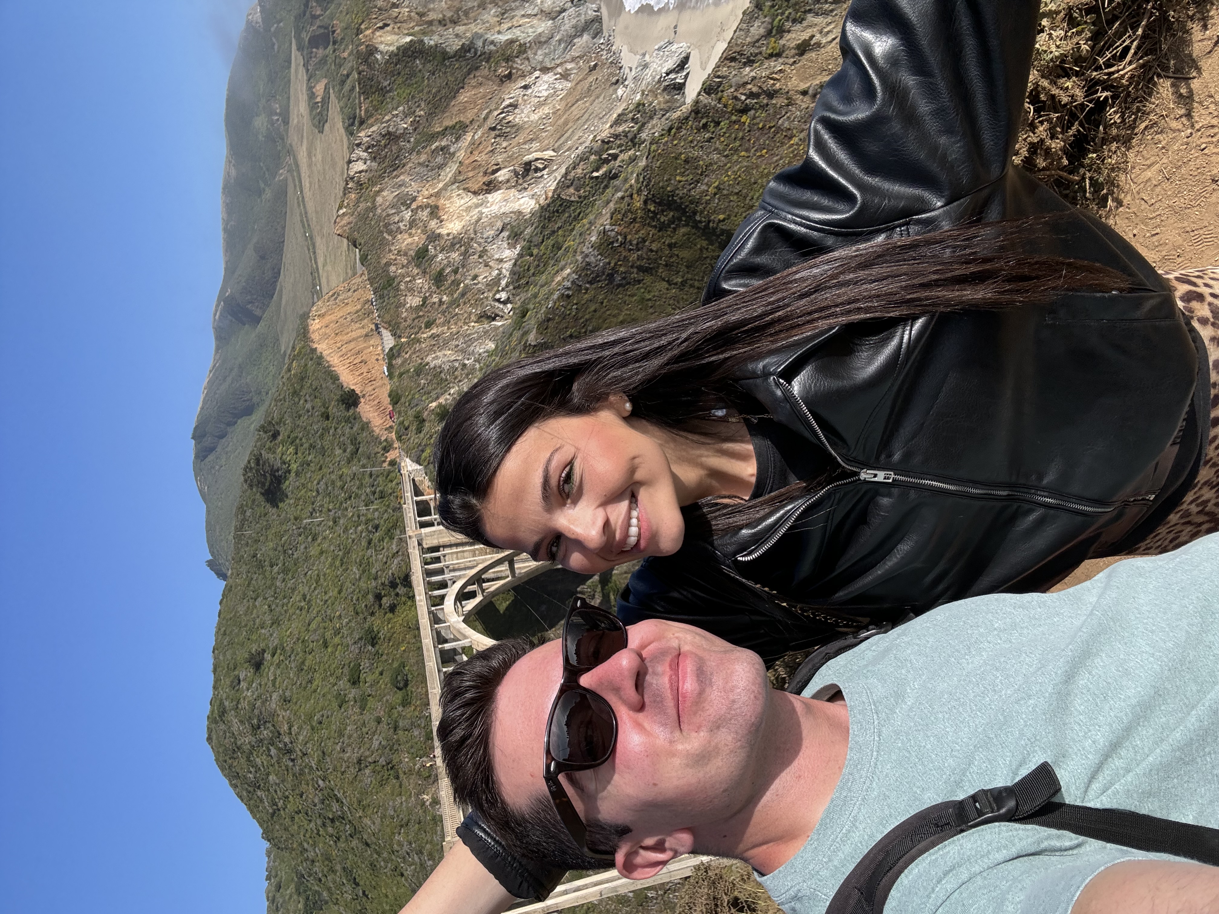 Nosotros con vistas al mar
